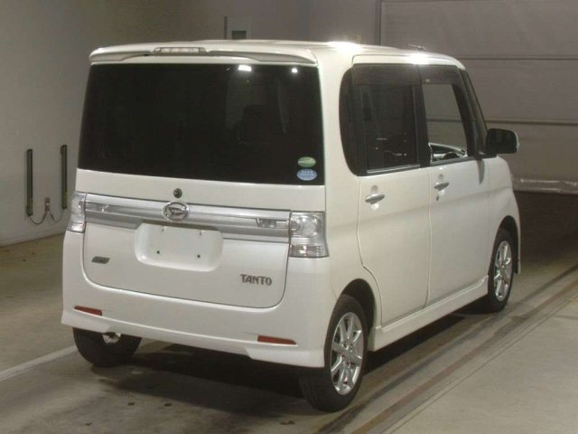 DAIHATSU TANTO 2013