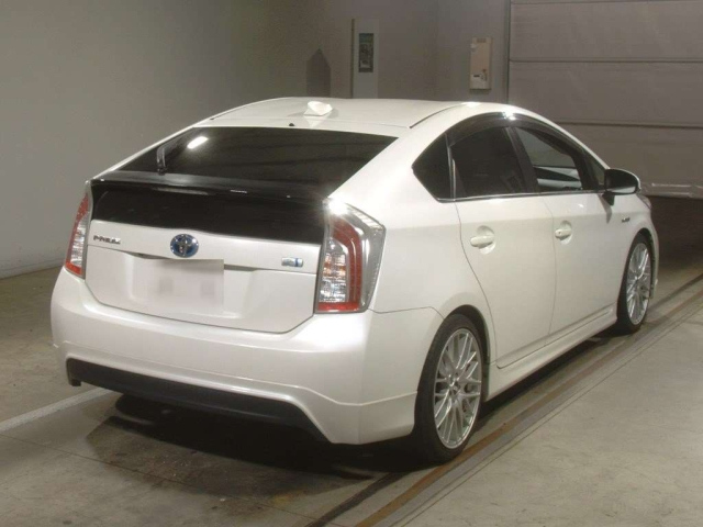 TOYOTA PRIUS 2013