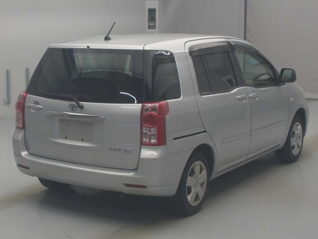 TOYOTA RAUM 2009
