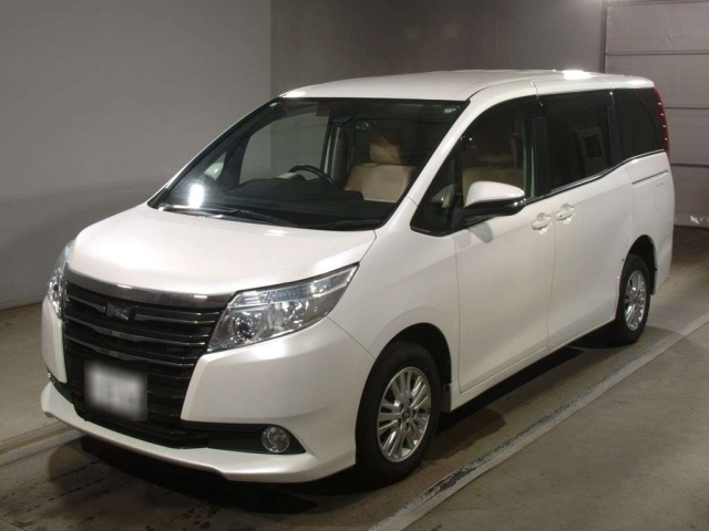 TOYOTA NOAH 2017