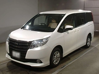 TOYOTA NOAH 2017