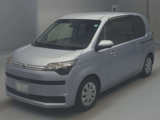 TOYOTA SPADE 2015