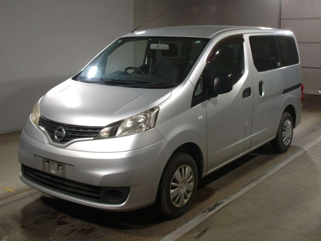 NISSAN NV200 2010