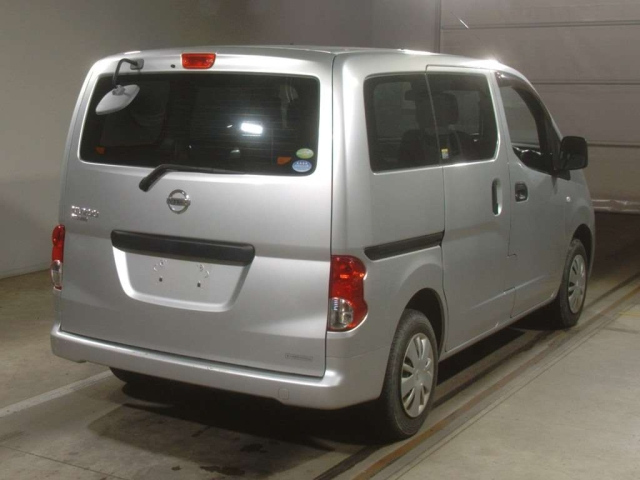 NISSAN NV200 2010