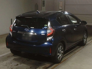 TOYOTA AQUA 2021