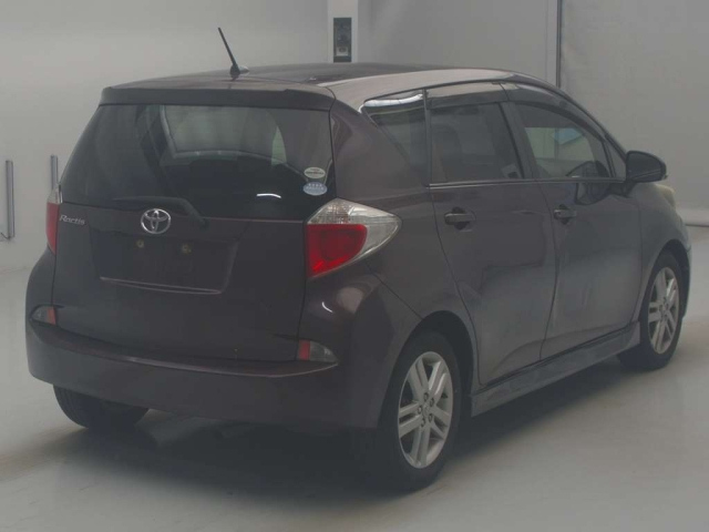 TOYOTA RACTIS 2011