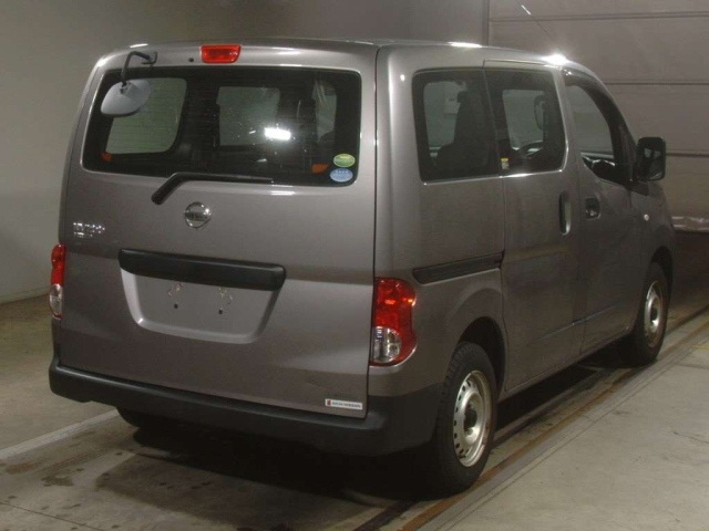 NISSAN NV200 2021