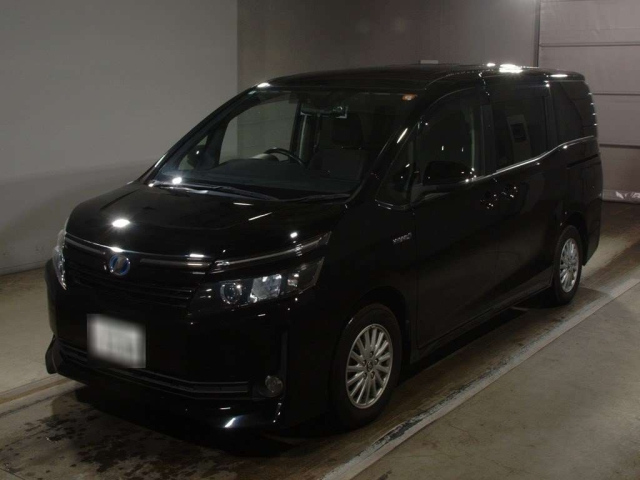 TOYOTA VOXY 2014
