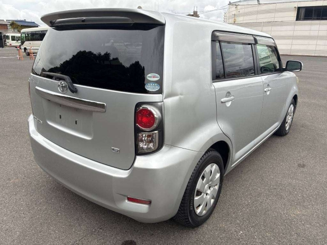 TOYOTA COROLLA RUMION 2011