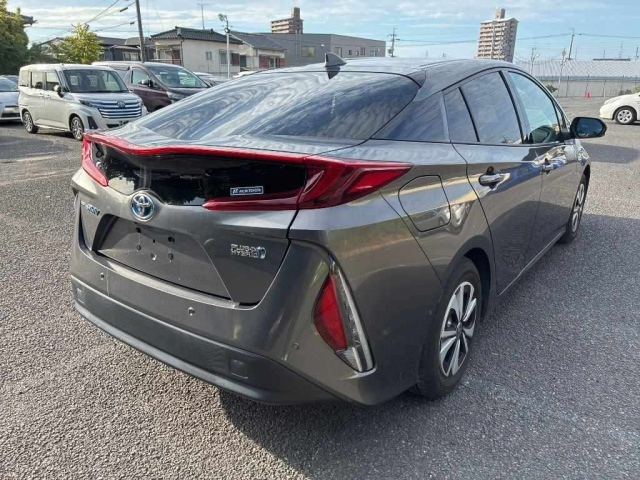 TOYOTA PRIUS PHV 2018