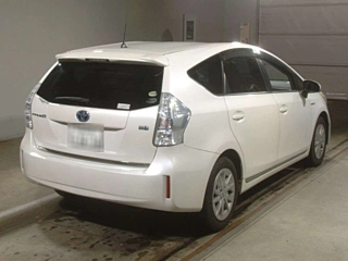 TOYOTA PRIUS ALPHA 2013