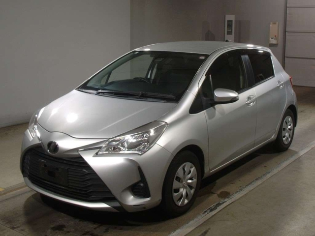 TOYOTA VITZ 2018