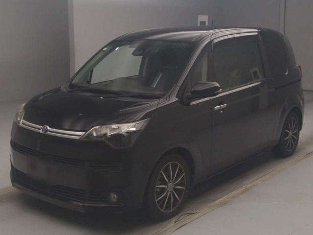 TOYOTA SPADE 2016