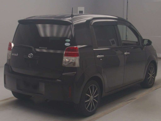 TOYOTA SPADE 2016