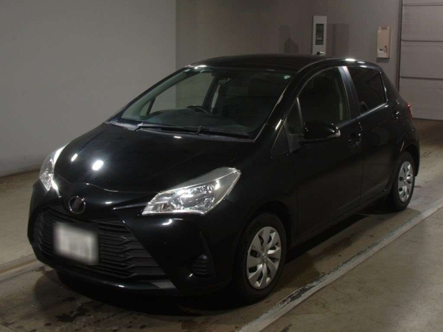 TOYOTA VITZ 2017