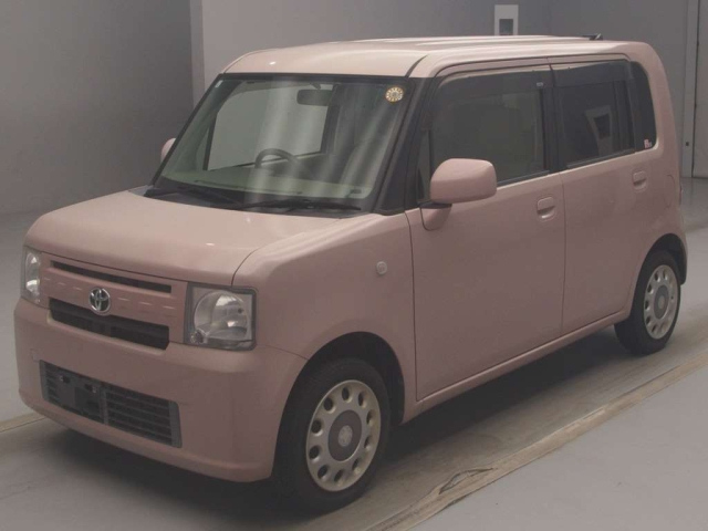 TOYOTA PIXIS SPACE 2015