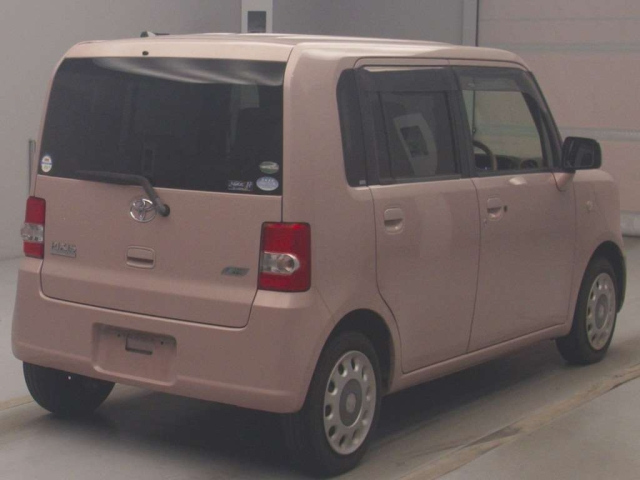 TOYOTA PIXIS SPACE 2015