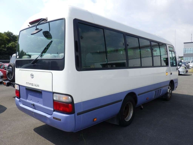 TOYOTA COASTER 2010