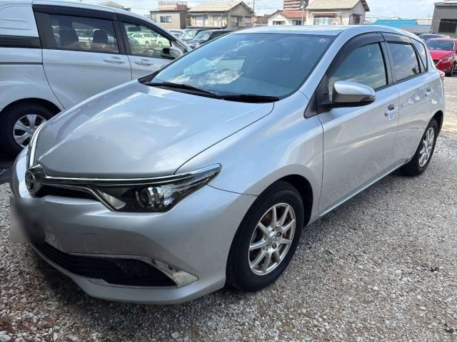 TOYOTA AURIS 2016