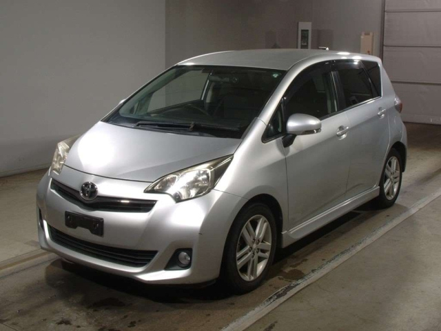 TOYOTA RACTIS 2011