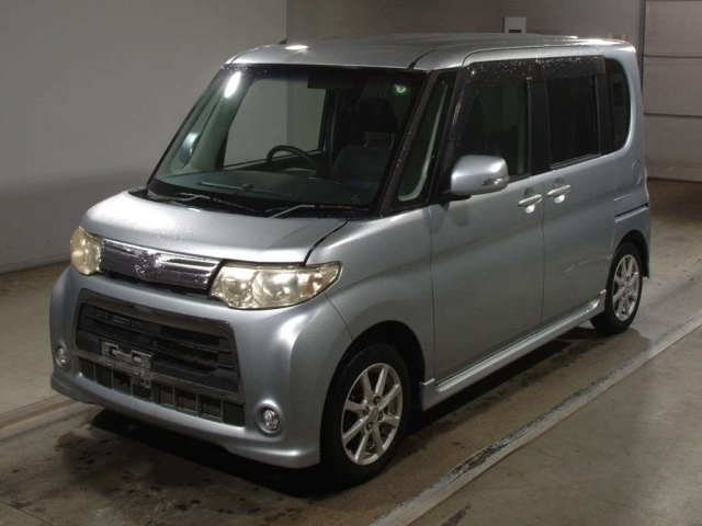 DAIHATSU TANTO 2010