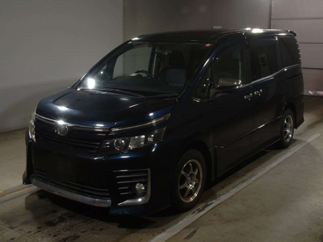 TOYOTA VOXY 2014
