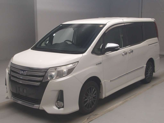 TOYOTA NOAH 2016