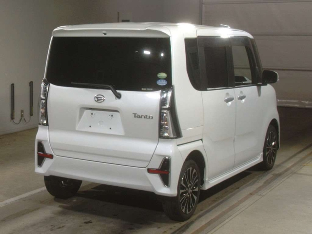 DAIHATSU TANTO 2021