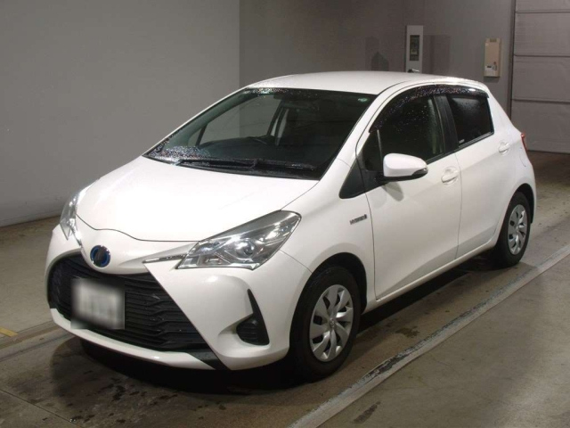 TOYOTA VITZ 2019