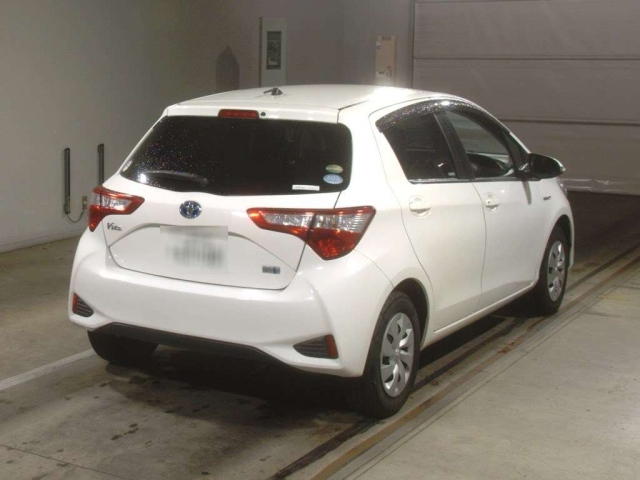 TOYOTA VITZ 2019