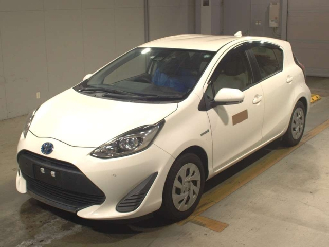 TOYOTA AQUA 2020