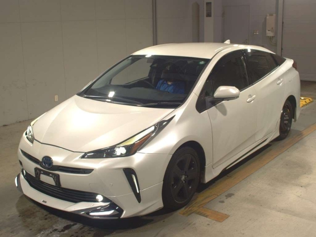 TOYOTA PRIUS 2021
