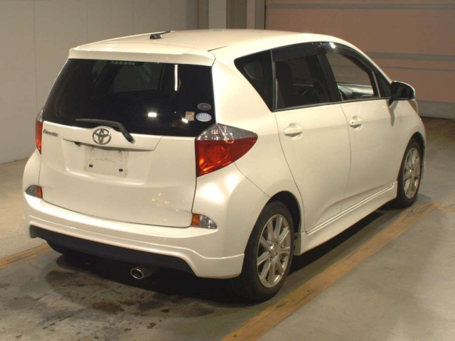 TOYOTA RACTIS 2011