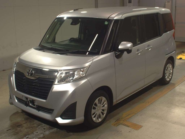 TOYOTA ROOMY 2017