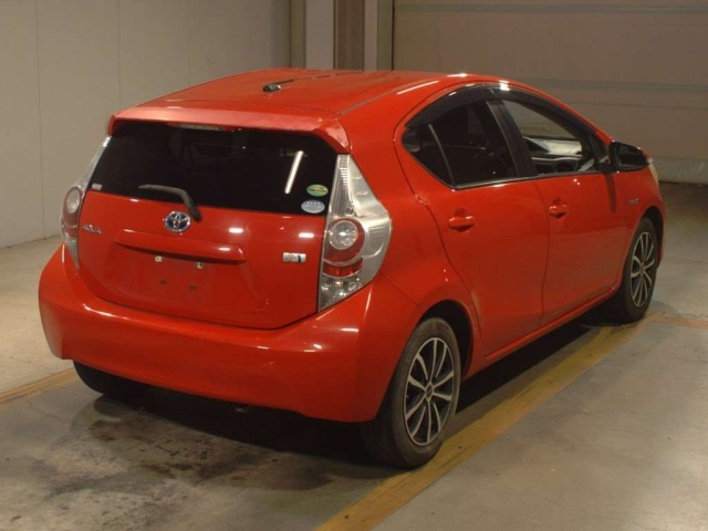 TOYOTA AQUA 2012