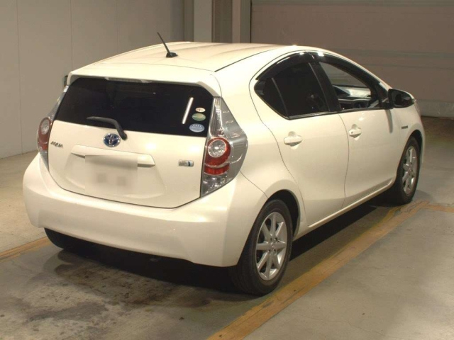 TOYOTA AQUA 2012
