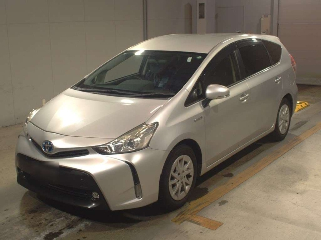 TOYOTA PRIUS ALPHA 2014
