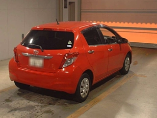 TOYOTA VITZ 2013