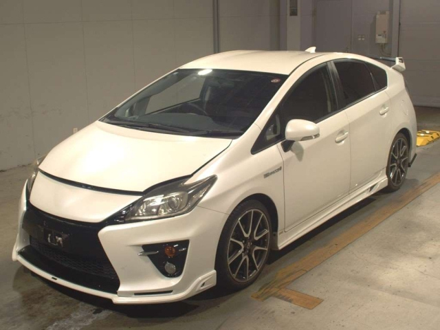 TOYOTA PRIUS 2014