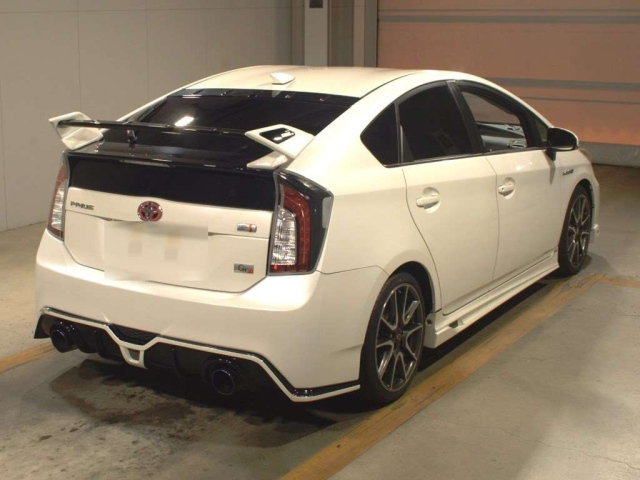 TOYOTA PRIUS 2014