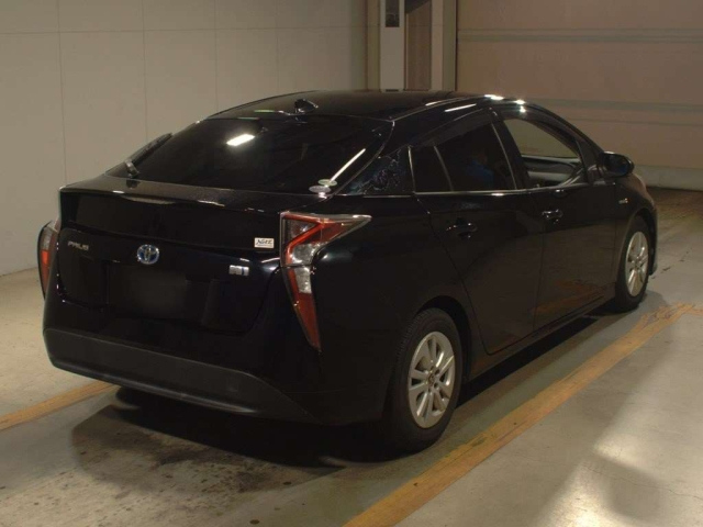 TOYOTA PRIUS 2016