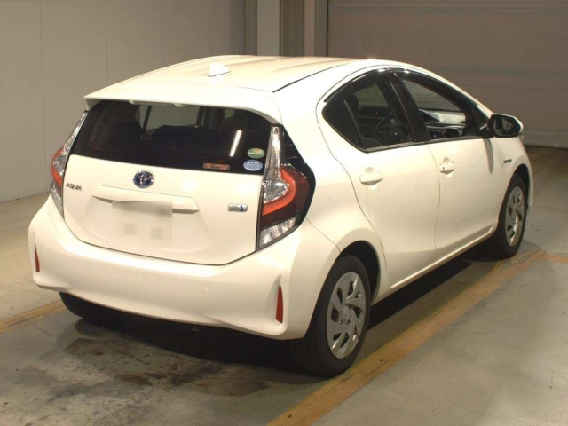 TOYOTA AQUA 2020