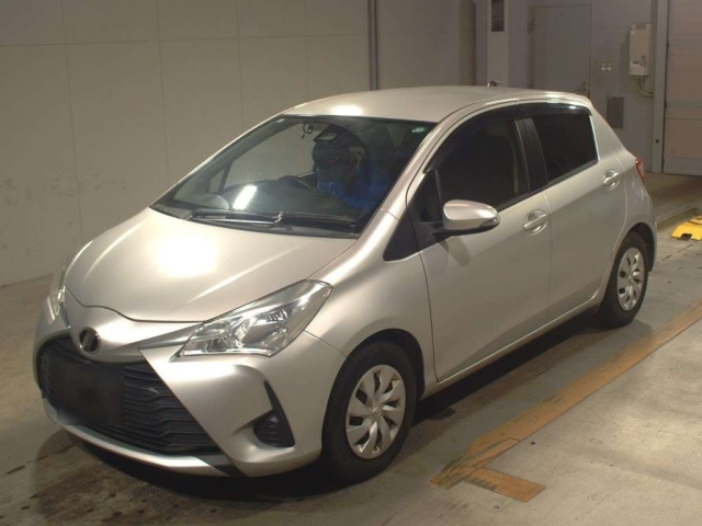 TOYOTA VITZ 2018