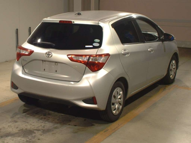 TOYOTA VITZ 2018