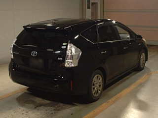 TOYOTA PRIUS ALPHA 2014