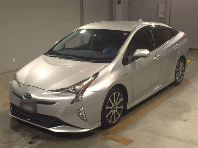 TOYOTA PRIUS 2016