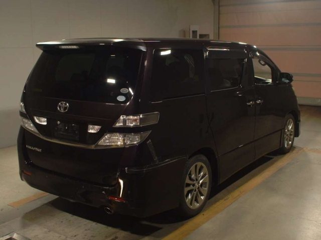 TOYOTA VELLFIRE 2010