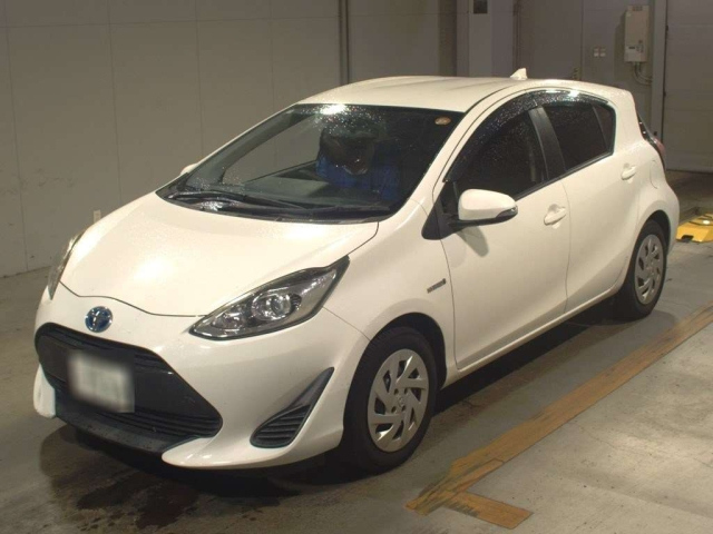 TOYOTA AQUA 2018
