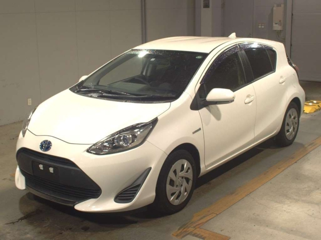 TOYOTA AQUA 2020