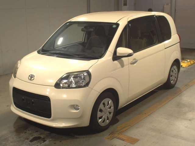 TOYOTA PORTE 2015